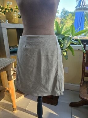 Guess Beige Mini Skirt